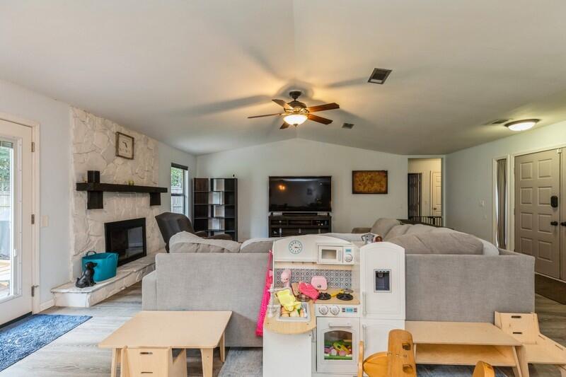 PINEWOOD ESTATES - Residential