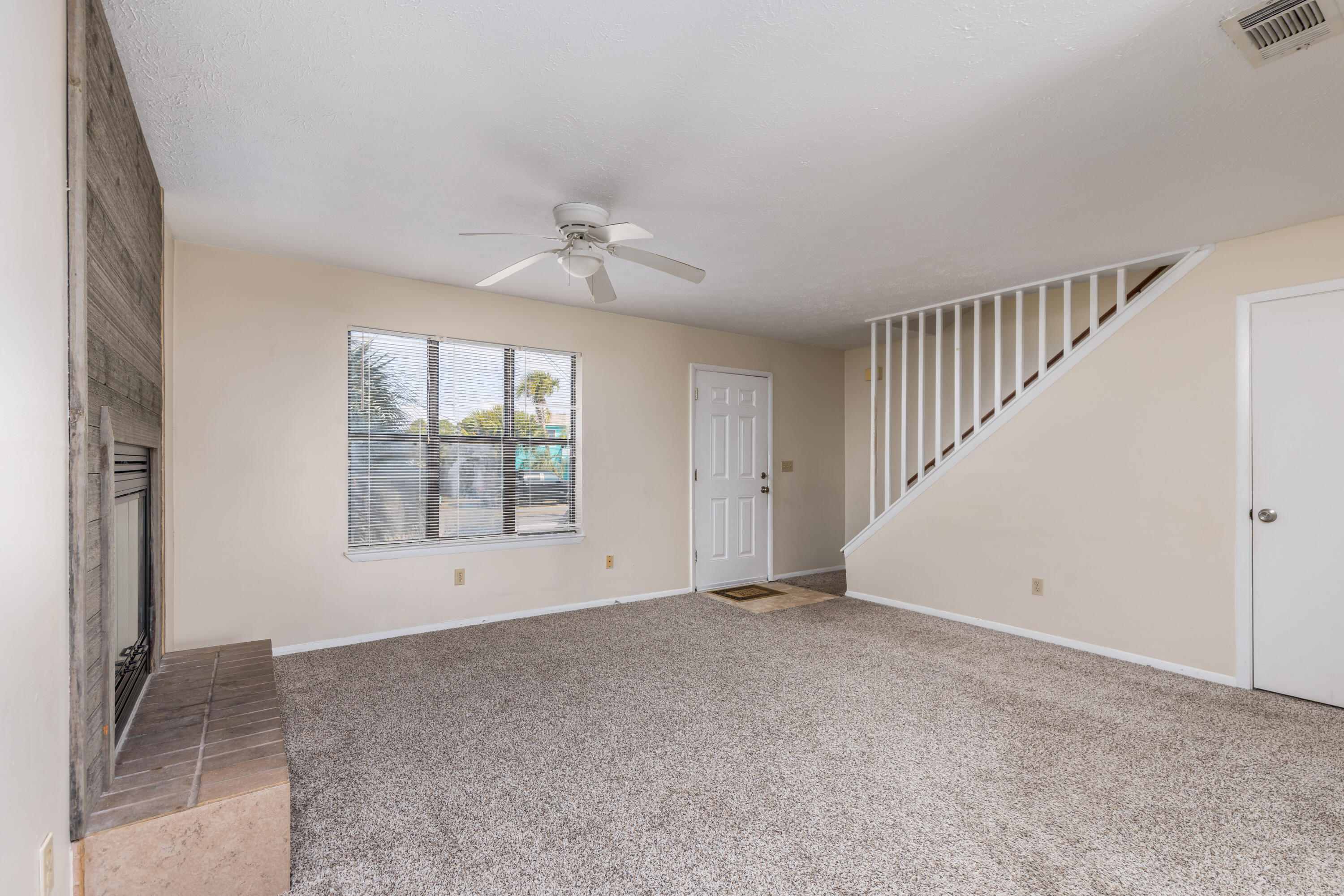 HOLIDAY BEACH - Residential