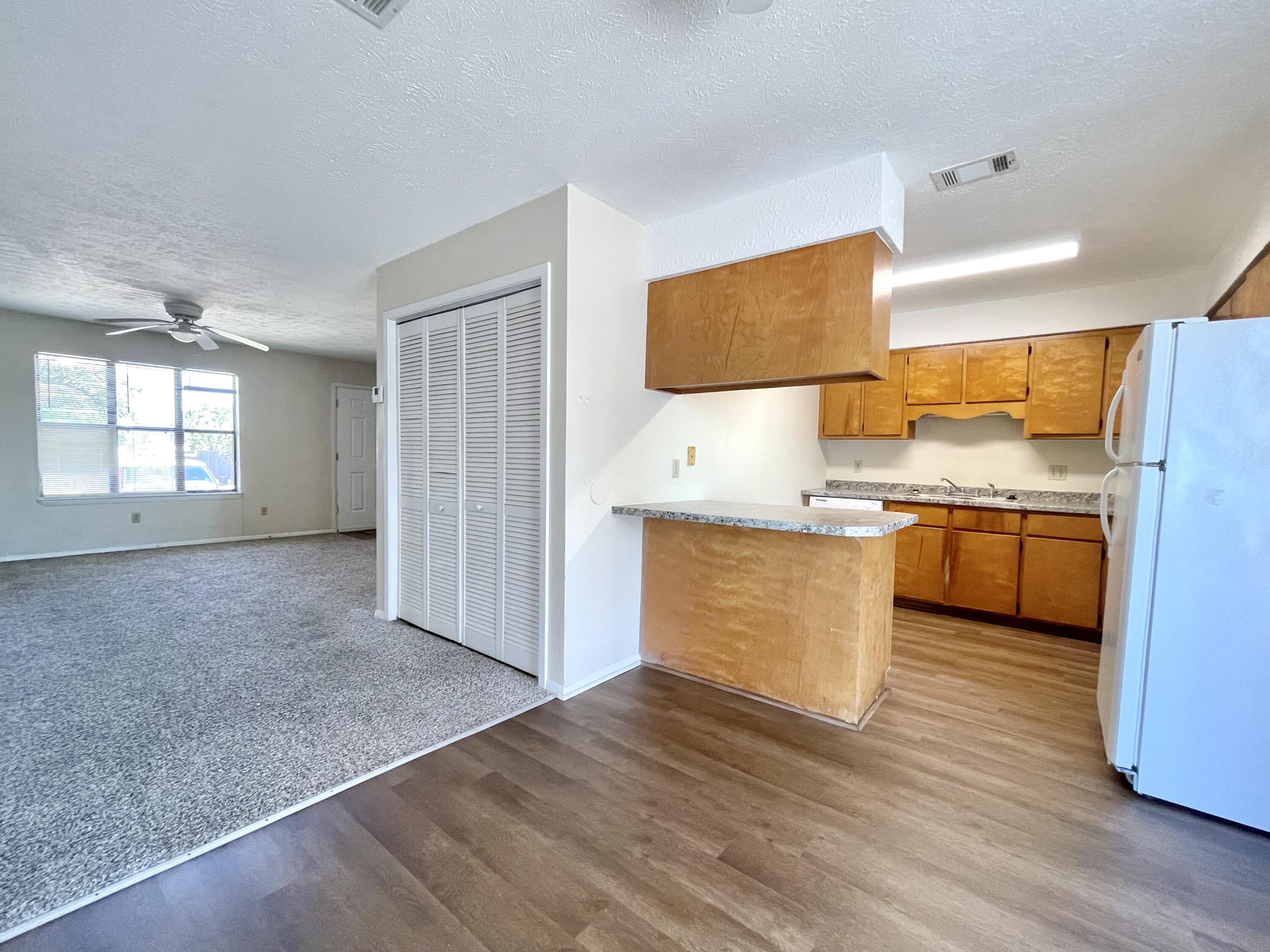 HOLIDAY BEACH - Residential