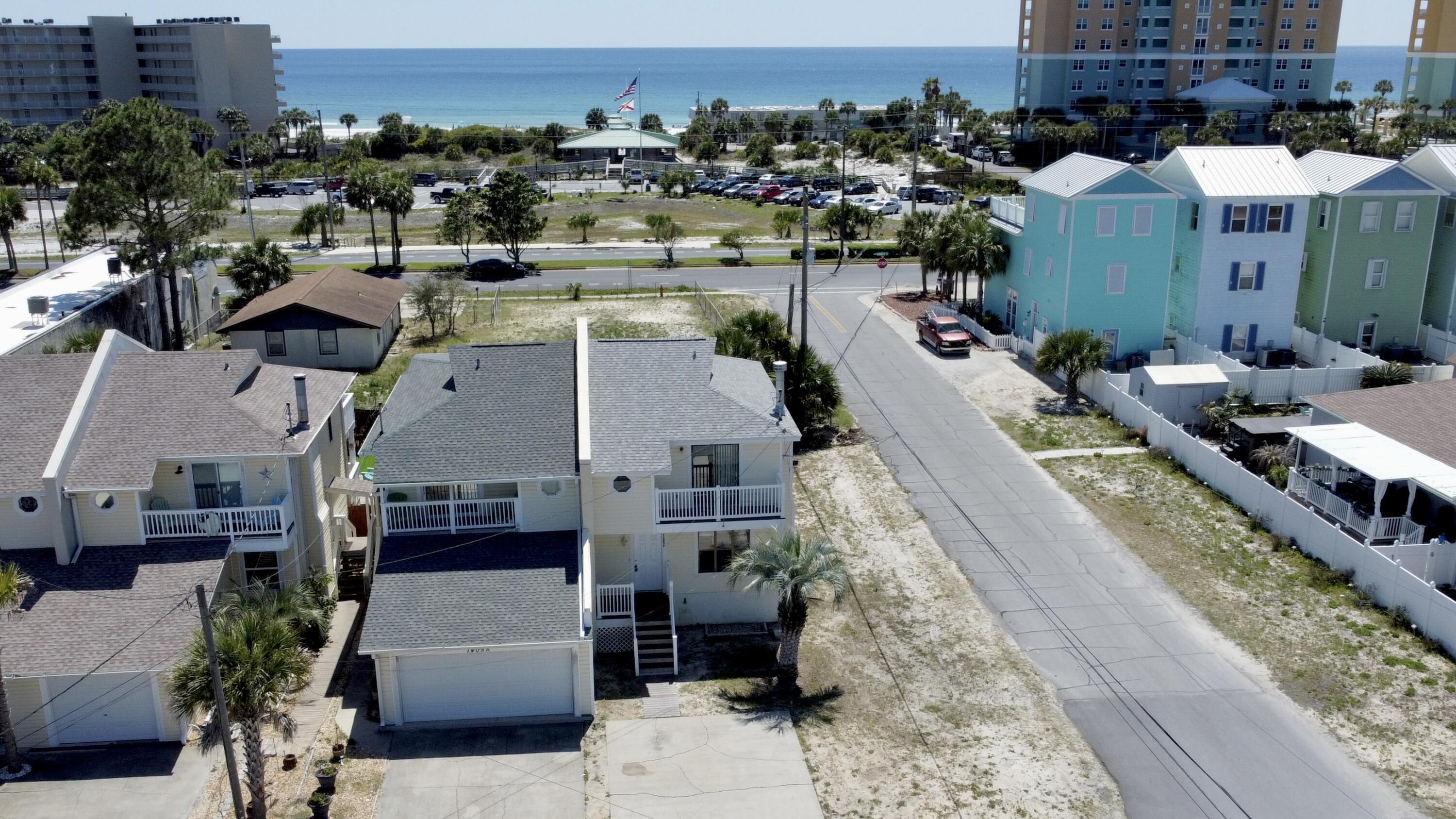 HOLIDAY BEACH - Residential