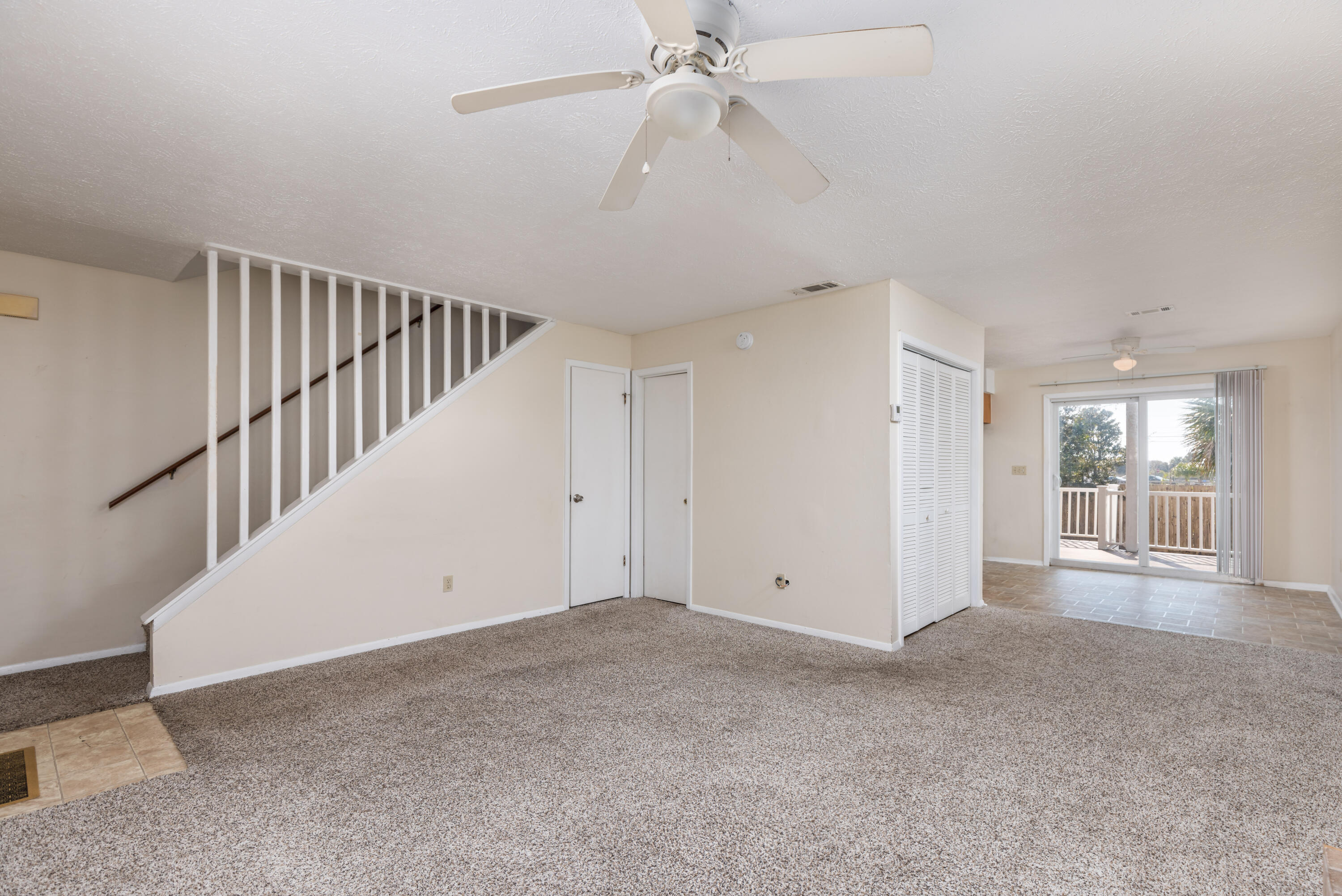 HOLIDAY BEACH - Residential