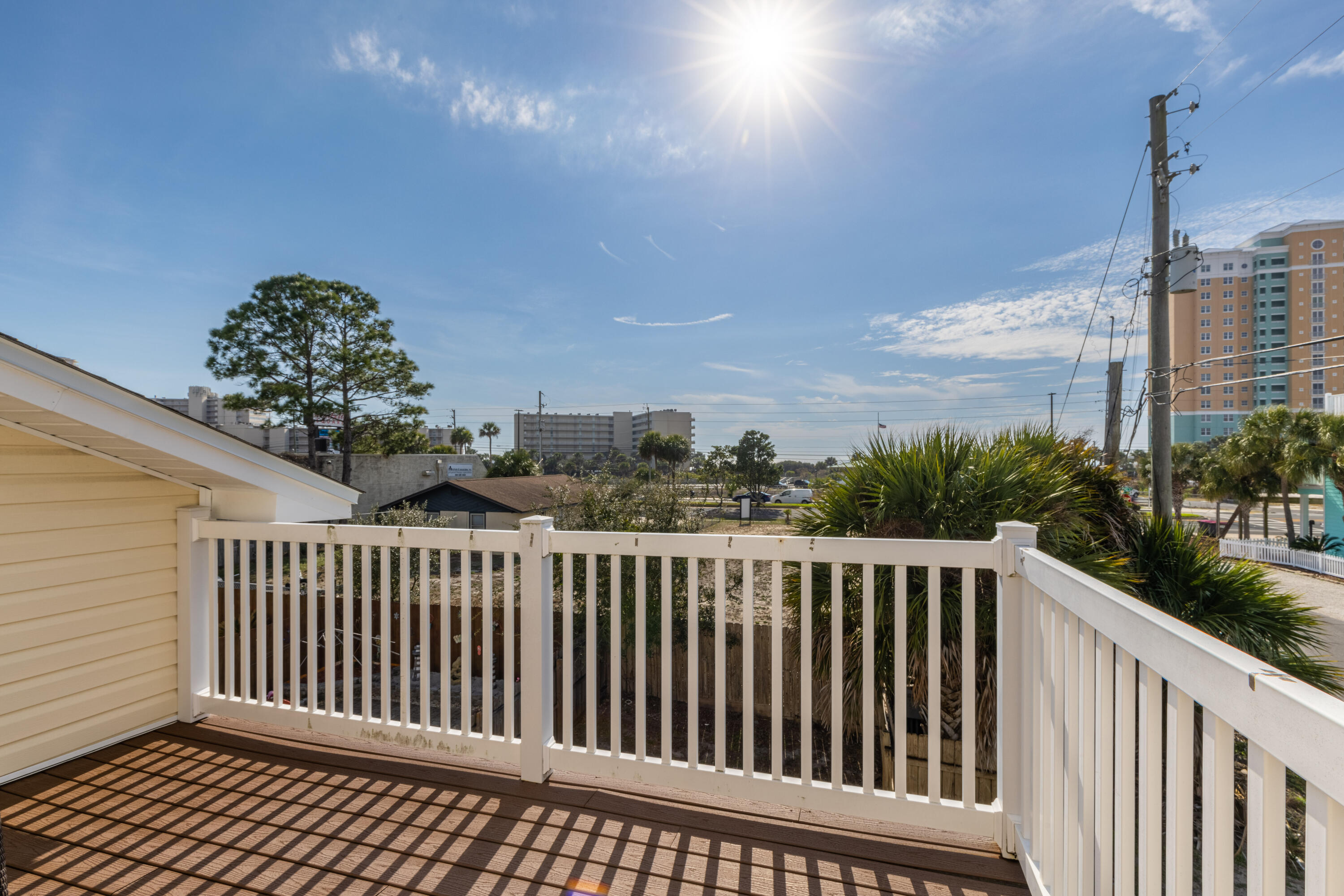 HOLIDAY BEACH - Residential