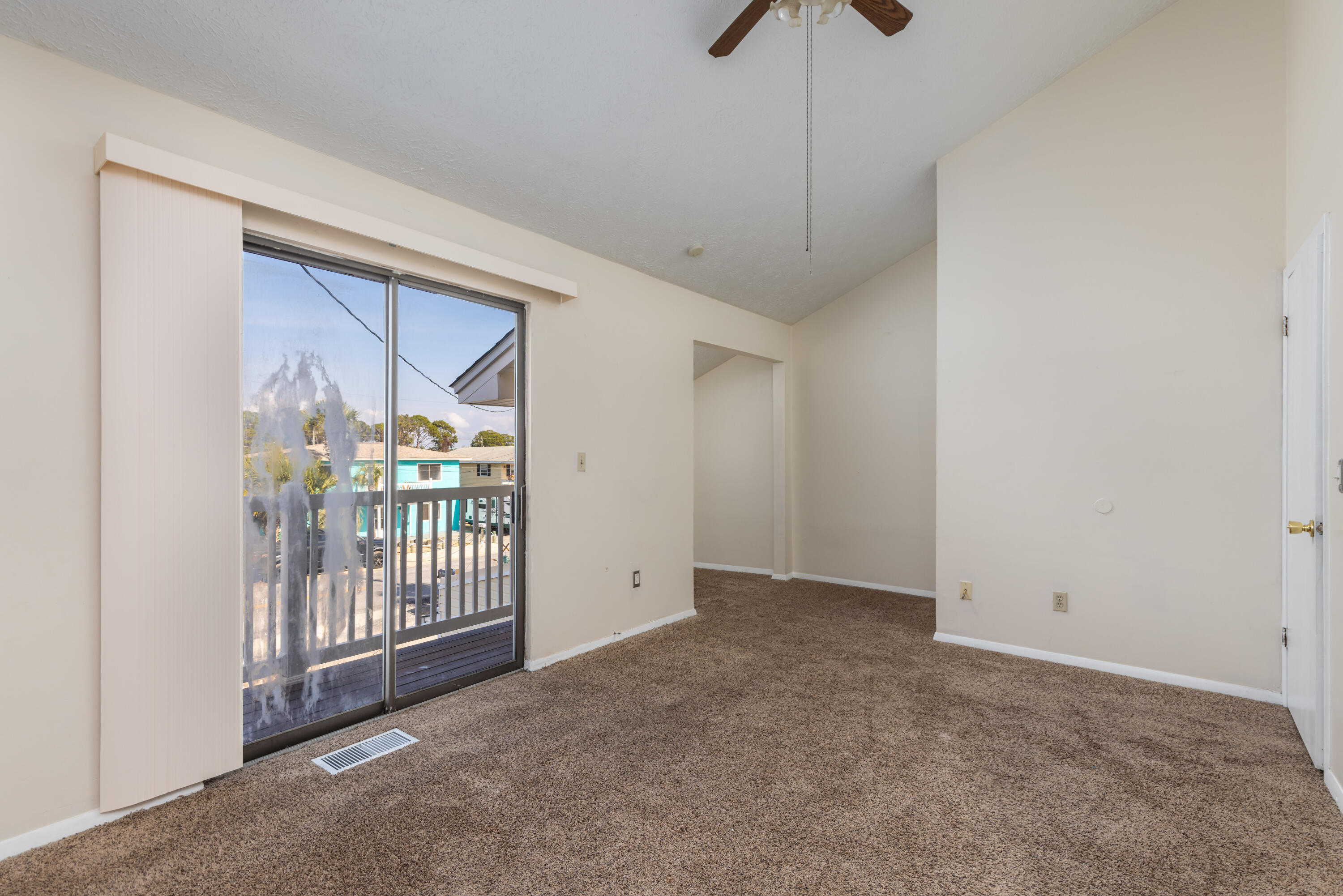 HOLIDAY BEACH - Residential