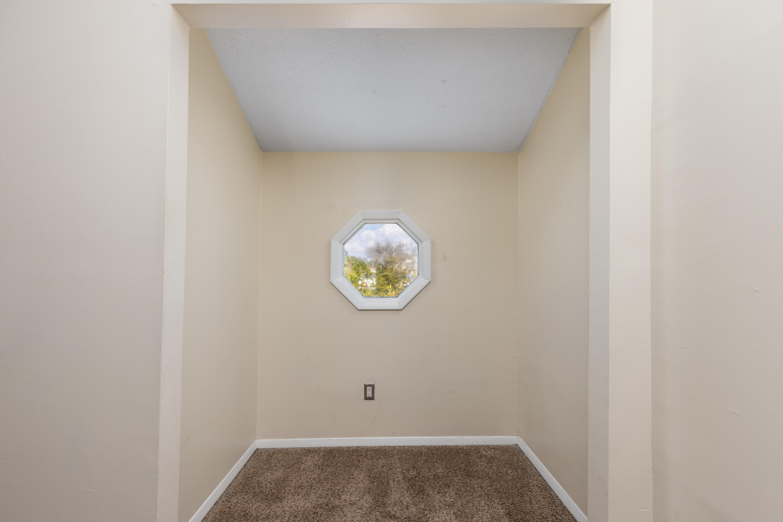 HOLIDAY BEACH - Residential