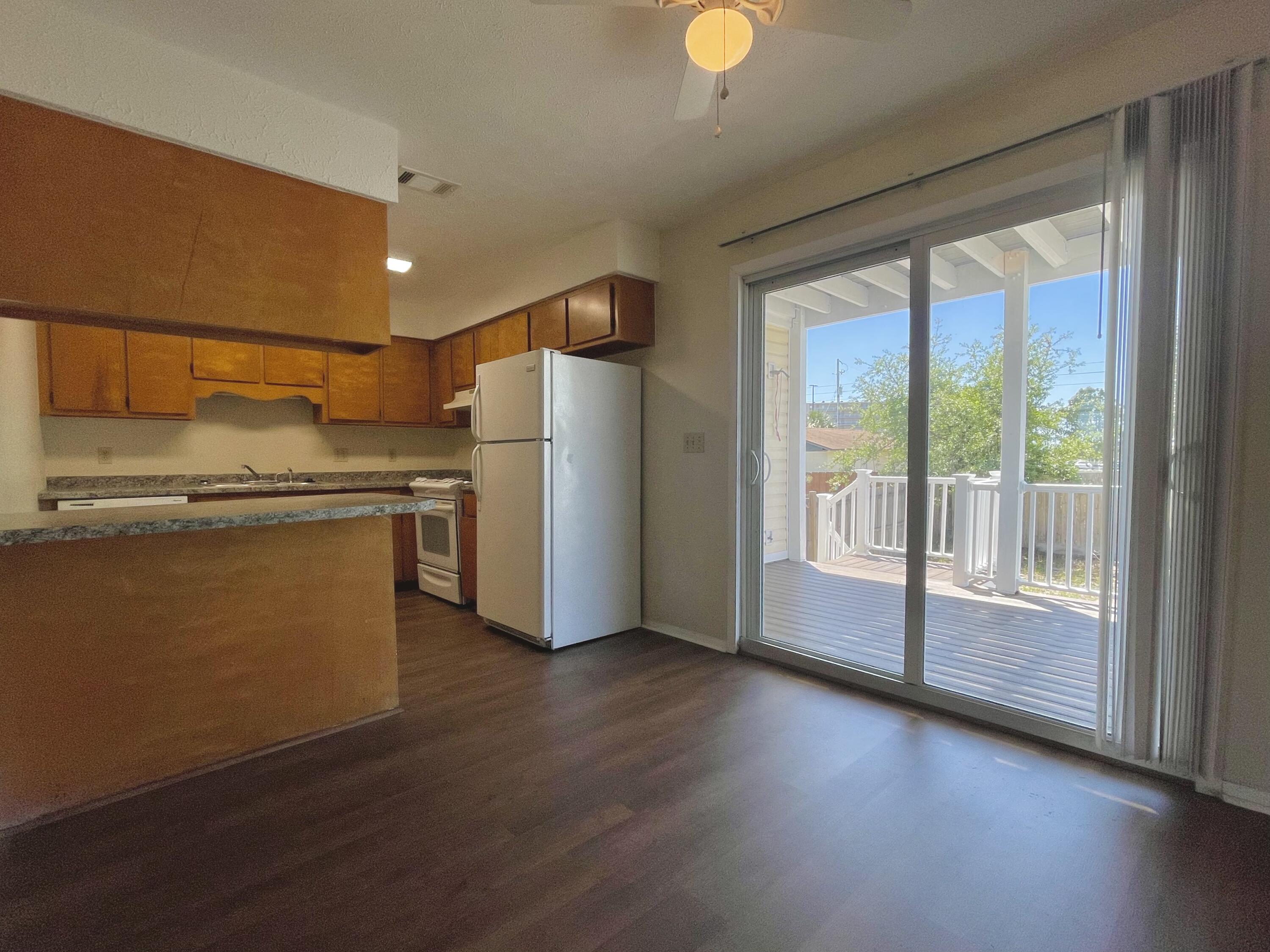 HOLIDAY BEACH - Residential