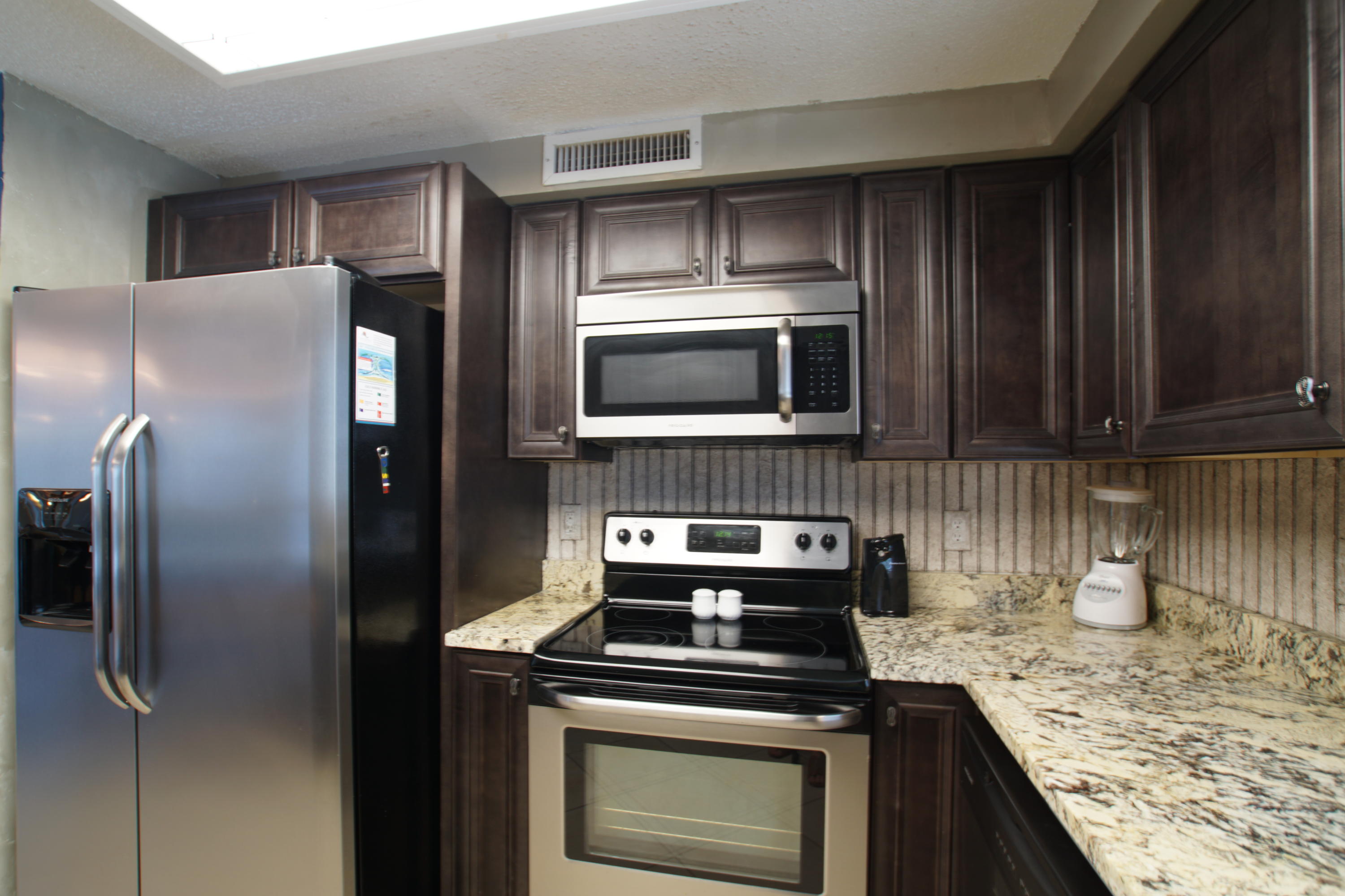 SHORELINE TOWERS 1 - Residential