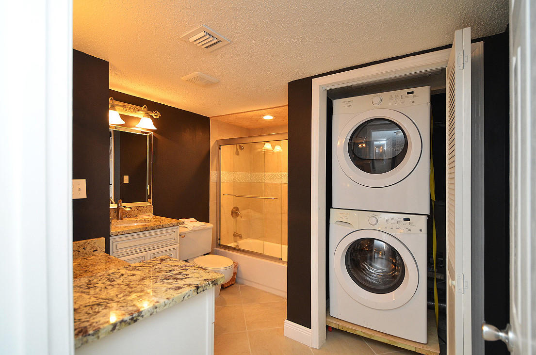 SHORELINE TOWERS 1 - Residential