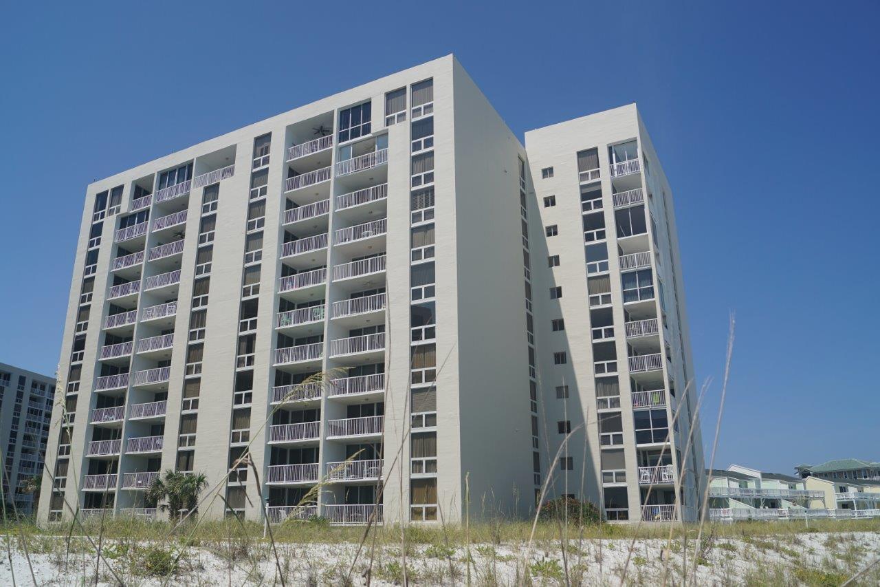 SHORELINE TOWERS 1 - Residential