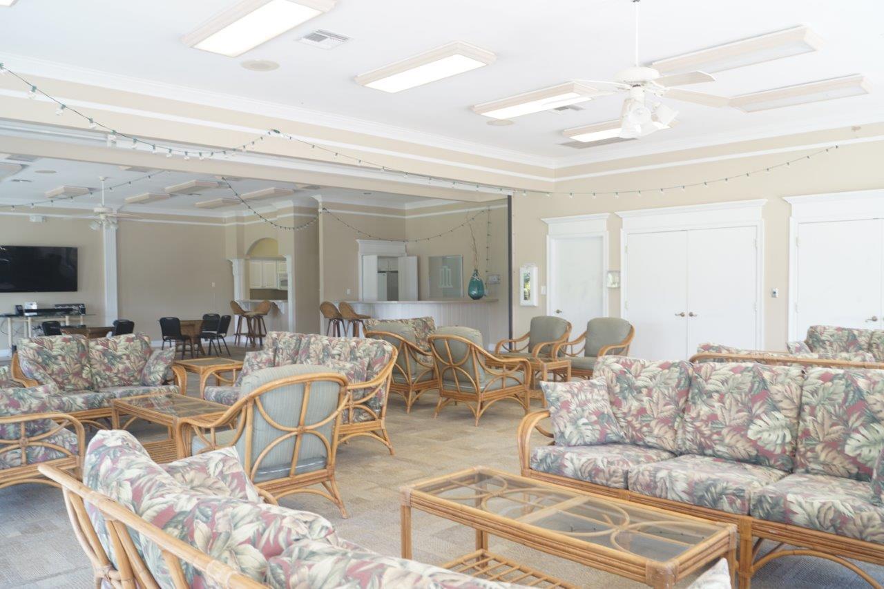 SHORELINE TOWERS 1 - Residential