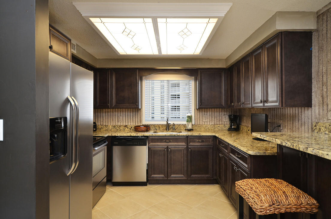 SHORELINE TOWERS 1 - Residential