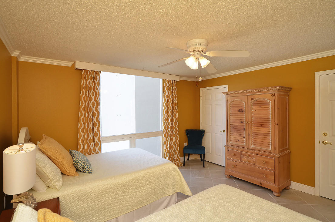 SHORELINE TOWERS 1 - Residential