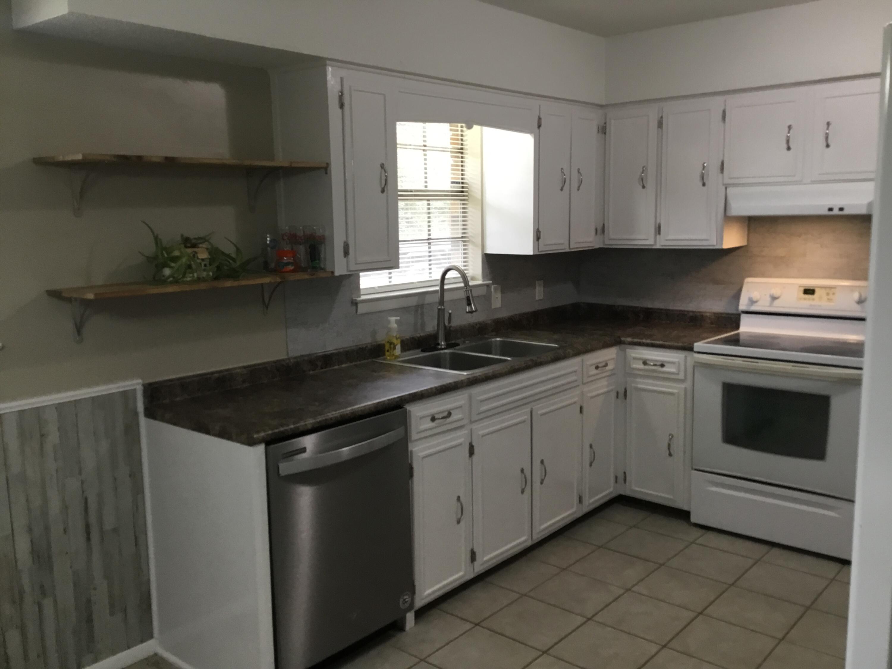 CRESTVIEW (231100.00) - Residential