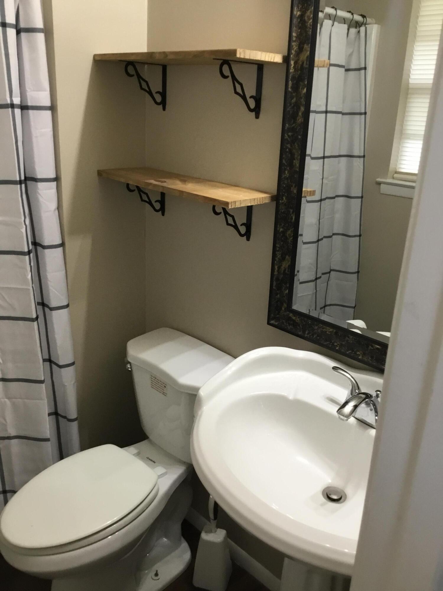 CRESTVIEW (231100.00) - Residential