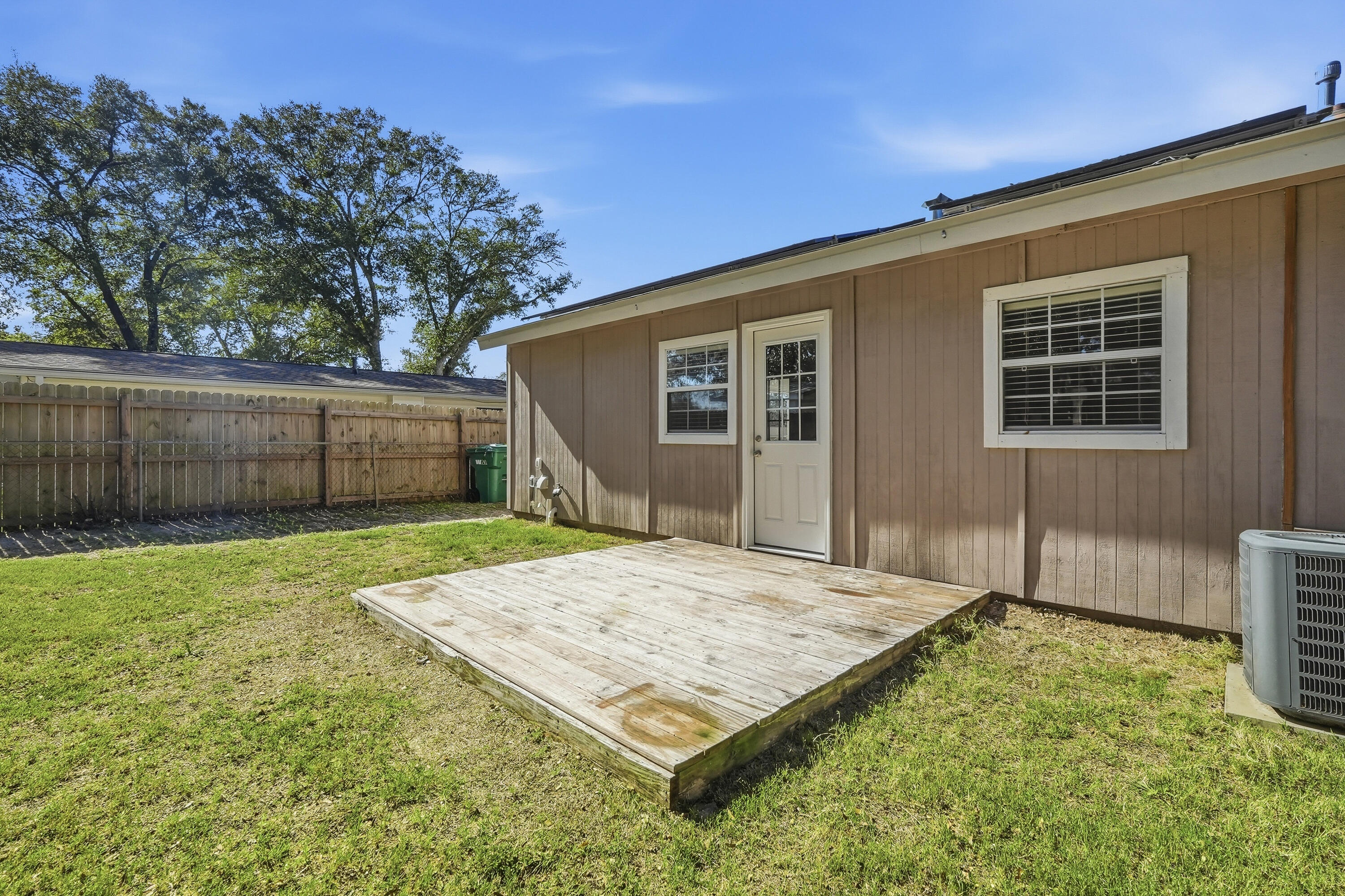 SPRINGDALE - Residential Lease