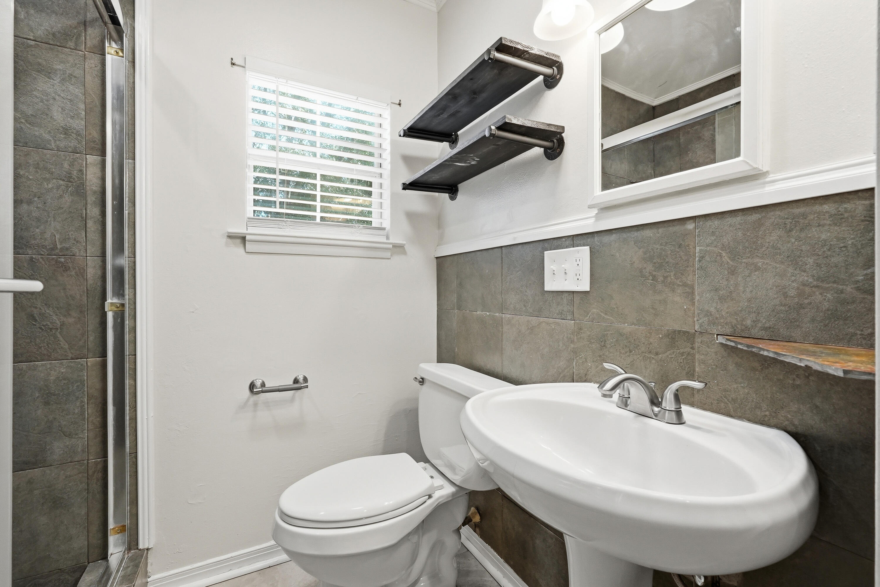 SPRINGDALE - Residential Lease