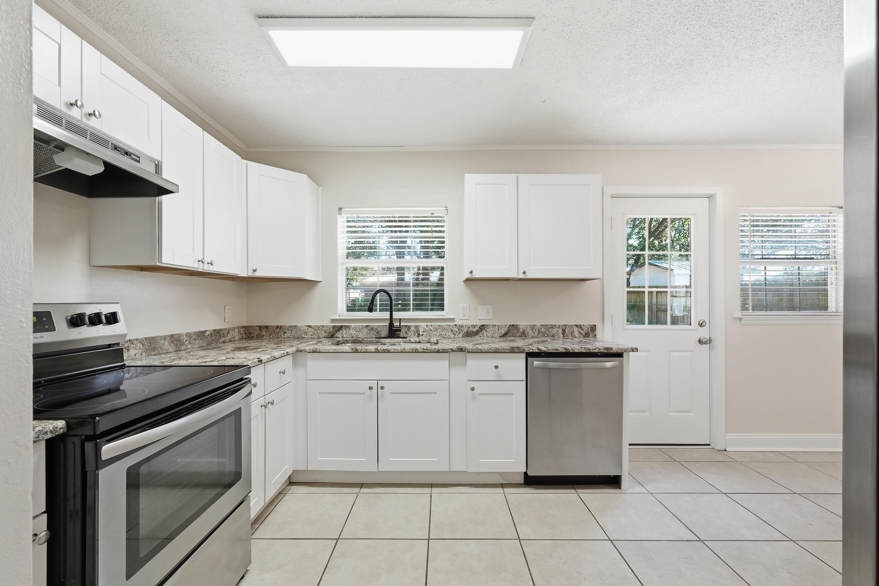 SPRINGDALE - Residential Lease