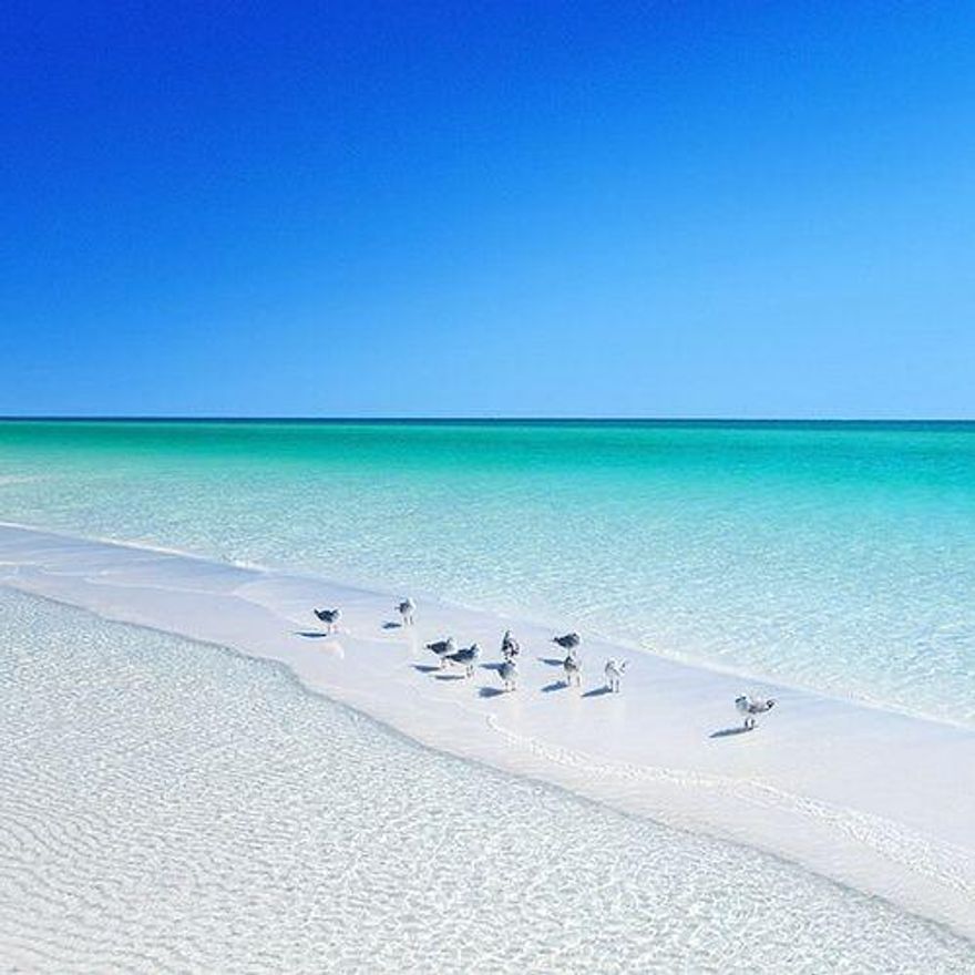 This condo would make a great home or vacation spot to get away to the Beautiful beaches here in Destin, Florida. Very close to Baytown, Restaurants, beaches as well as shopping in the Grande Blvd. This unit has a new a/c unit as well as a few kitchen upgrades. Want last long in this market.