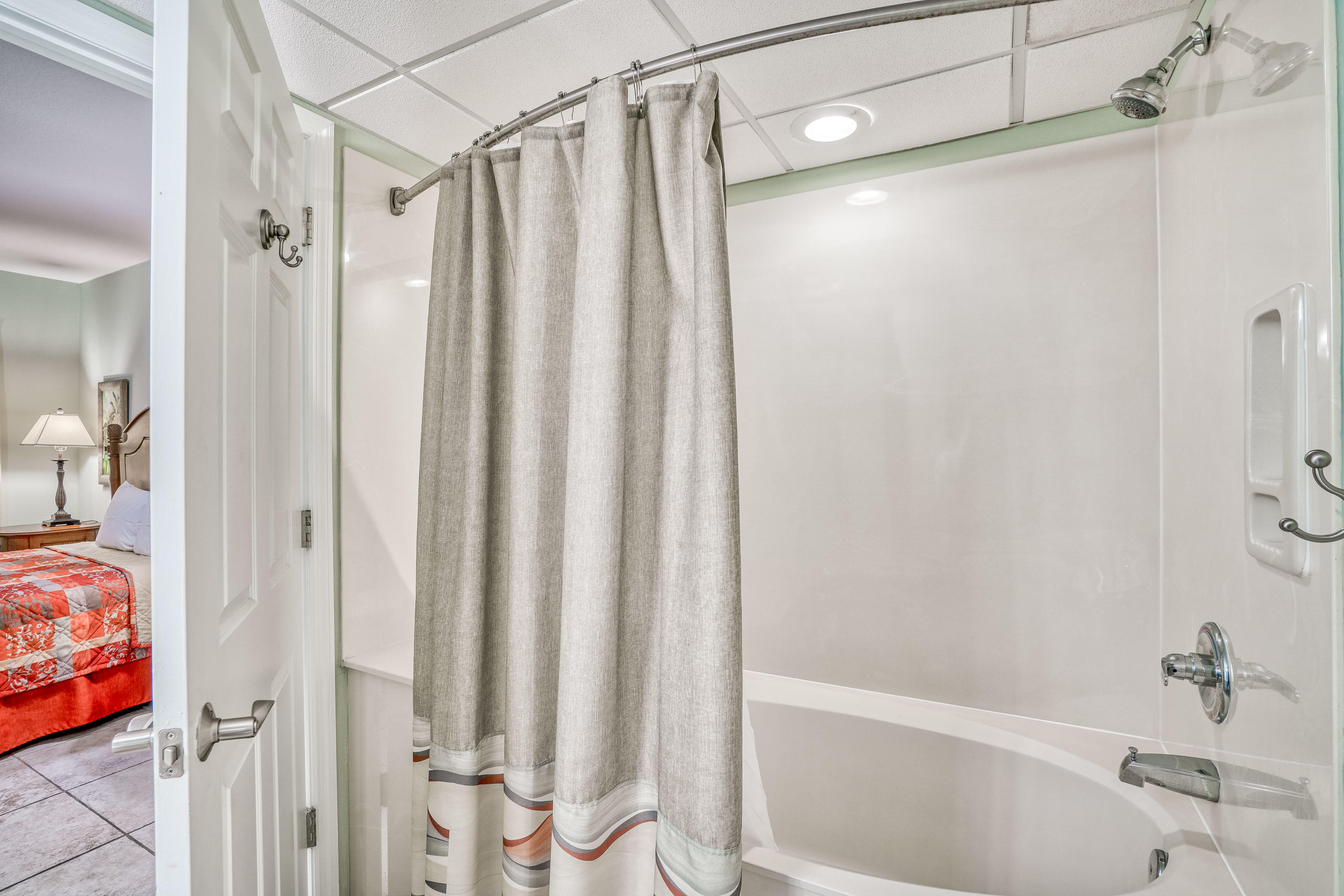 EMERALD BEACH PH 4 - Residential