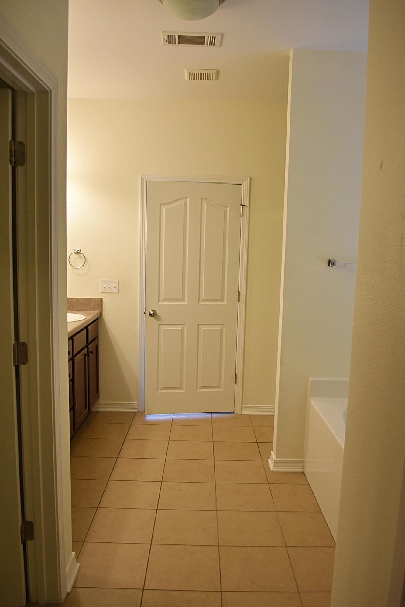 HAMMOCK BAY - Residential Lease