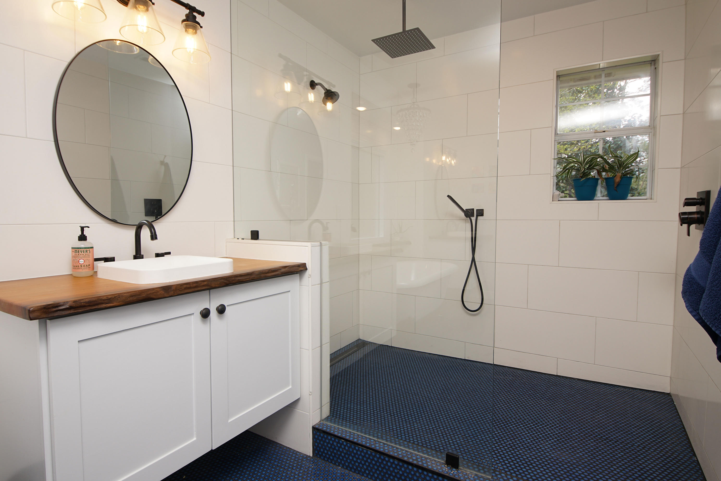 PARKWOOD ESTATES PH 1 BLUEWATER BAY - Residential