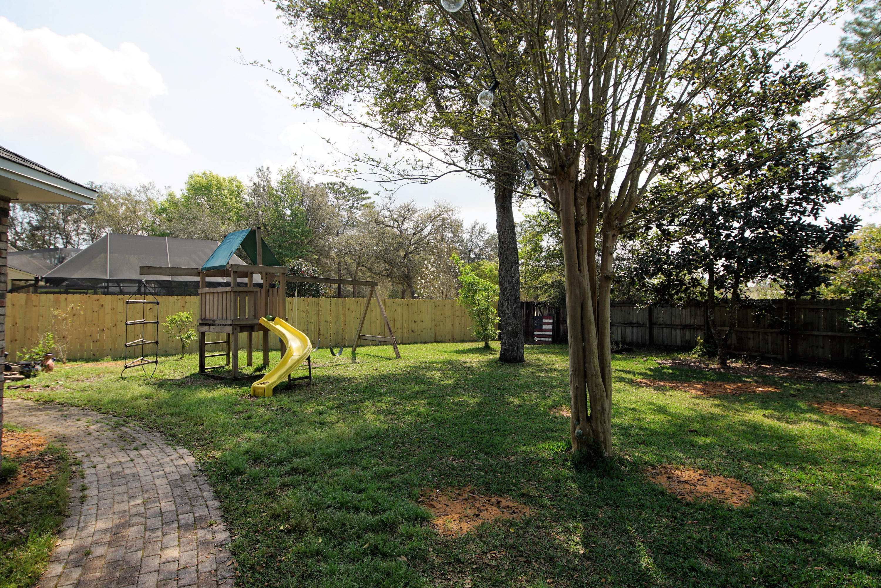 PARKWOOD ESTATES PH 1 BLUEWATER BAY - Residential