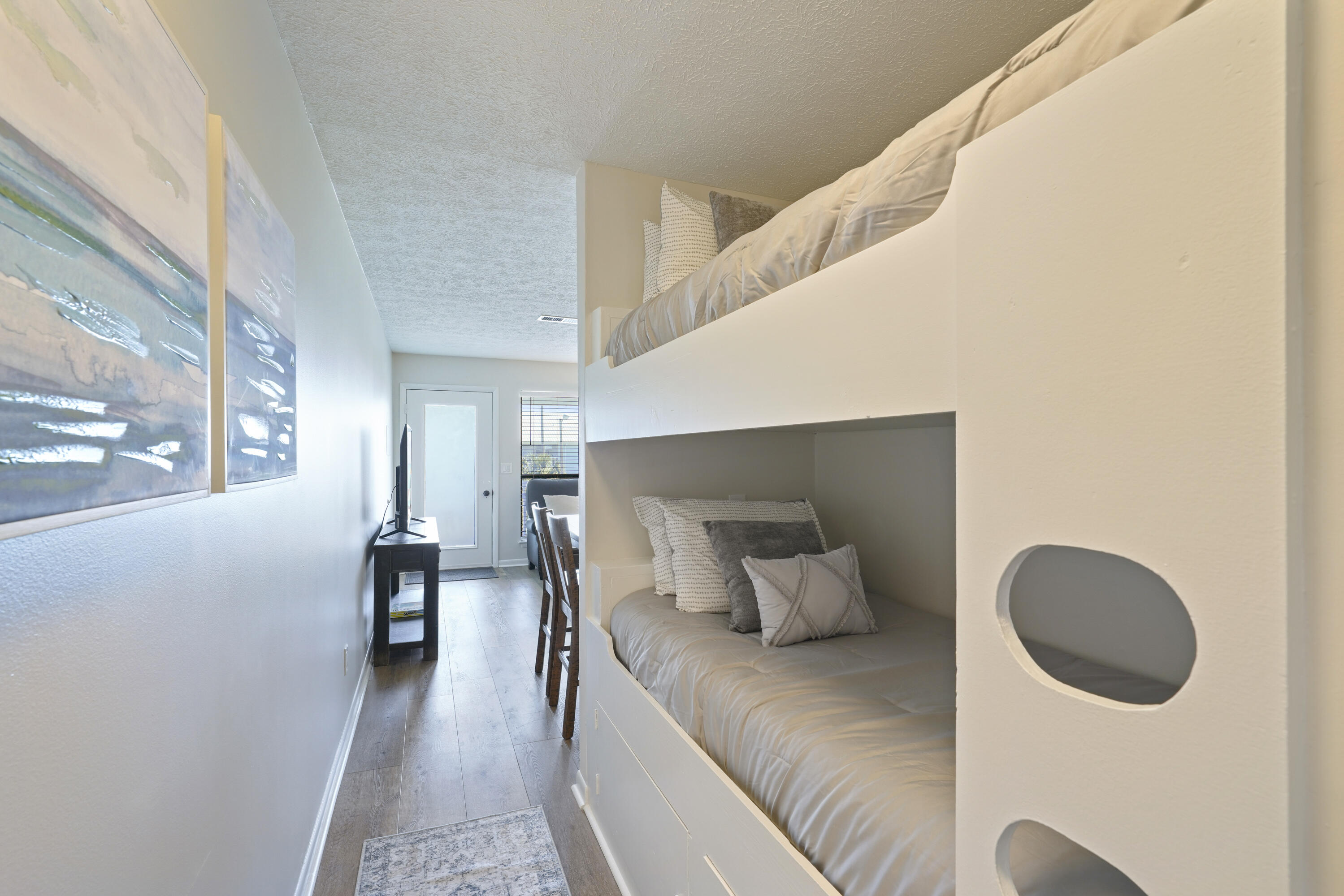 SOUTHWINDS III - Residential