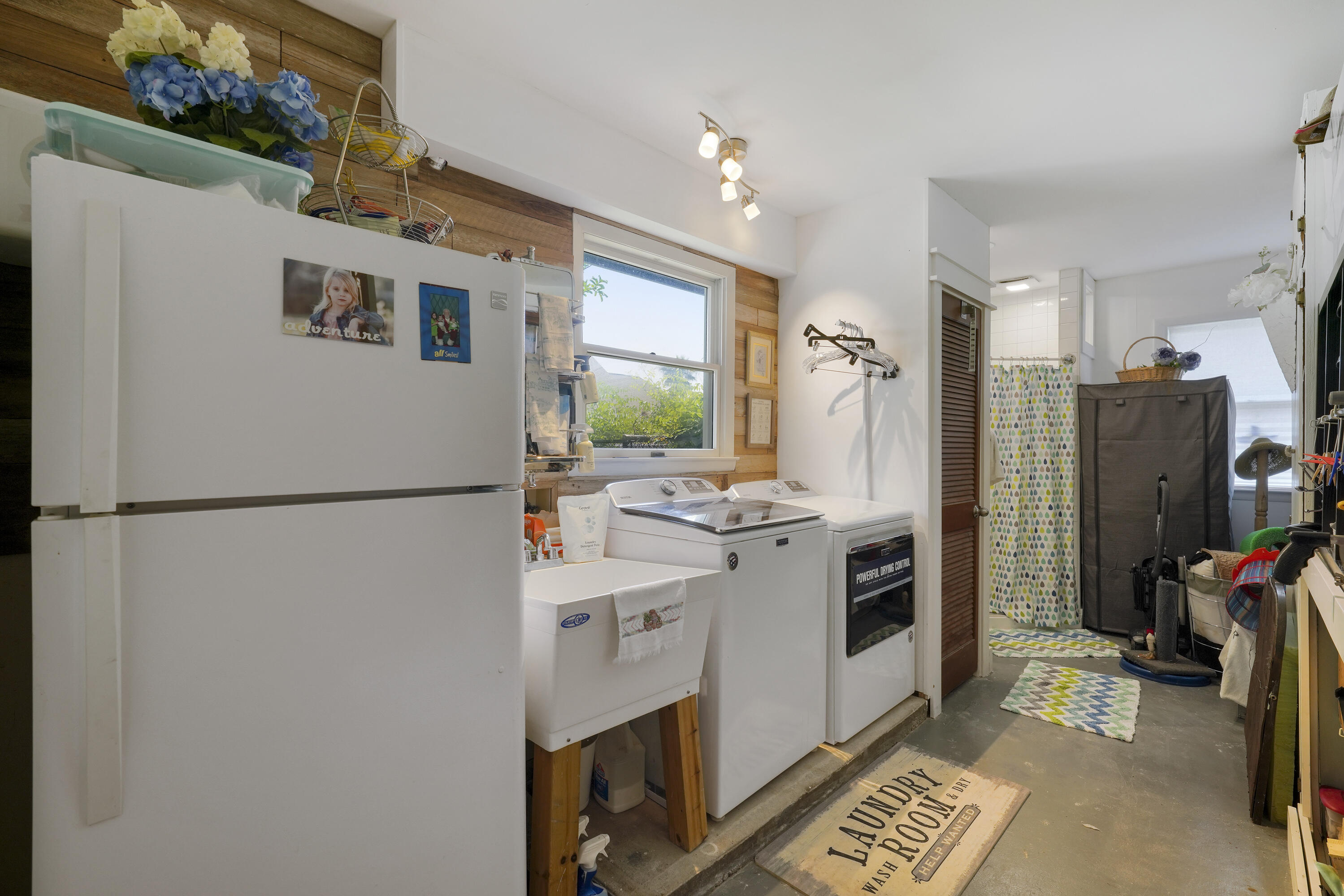 HOLIDAY SHORES EST 4TH ADDN - Residential