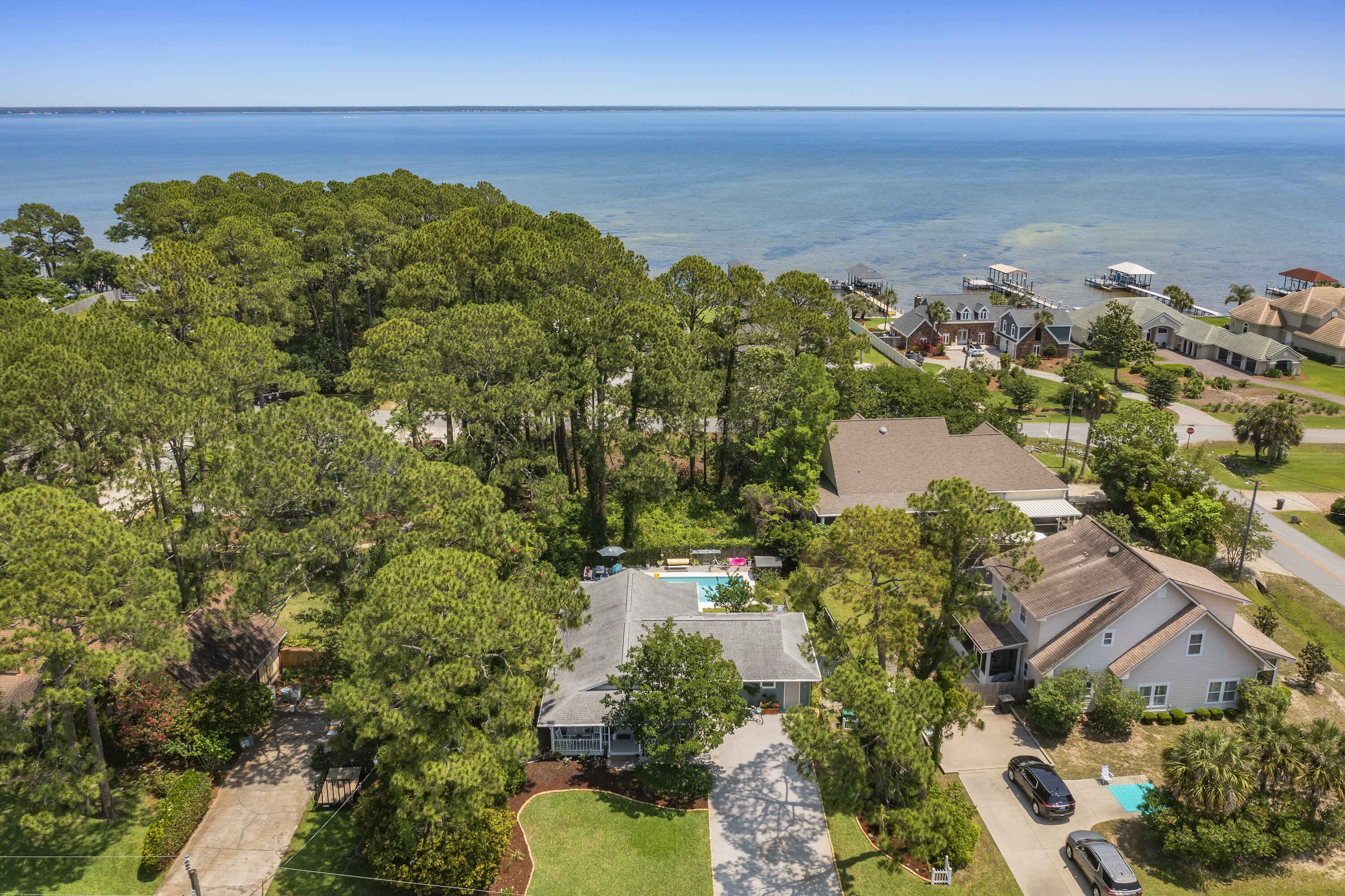 HOLIDAY SHORES EST 4TH ADDN - Residential