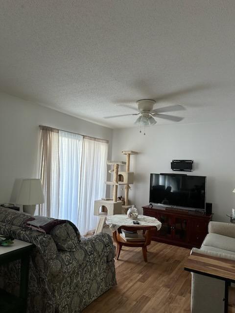 FINISTERRA CONDO - Residential