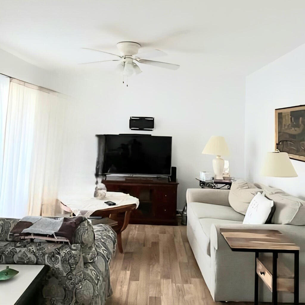 FINISTERRA CONDO - Residential