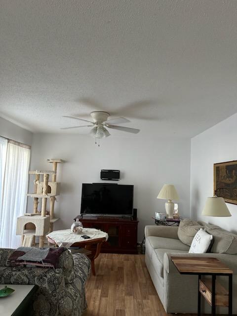 FINISTERRA CONDO - Residential