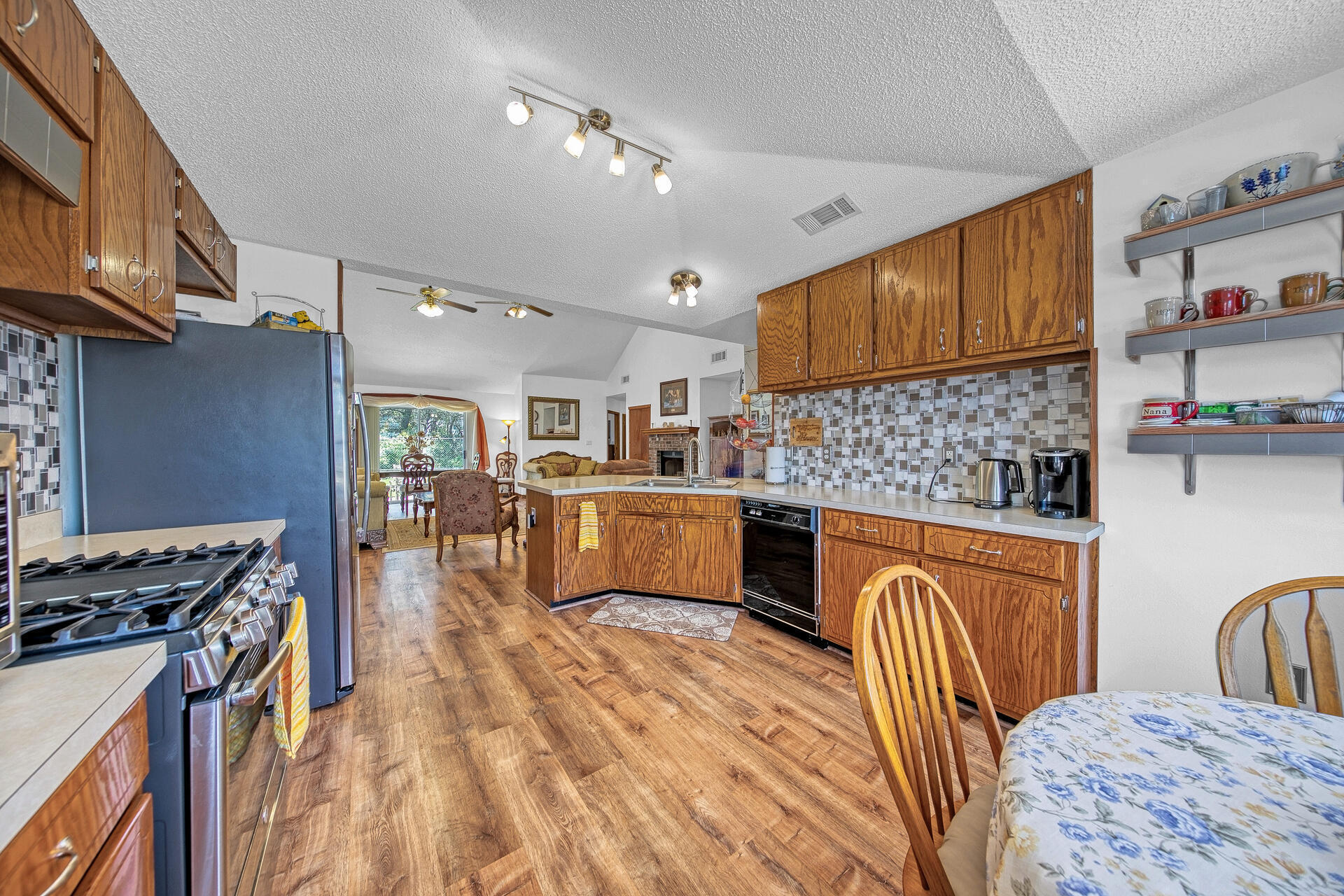 SANDY RIDGE ESTATES - Residential