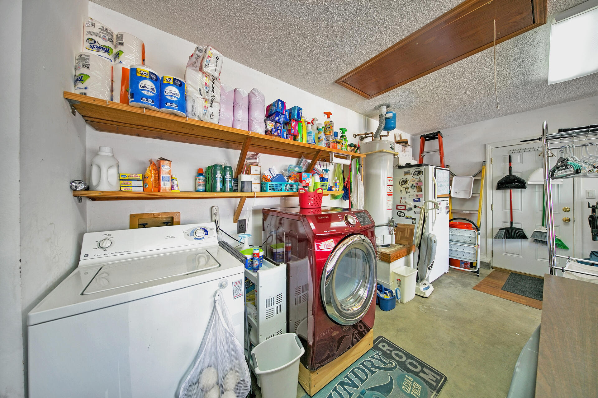 SANDY RIDGE ESTATES - Residential