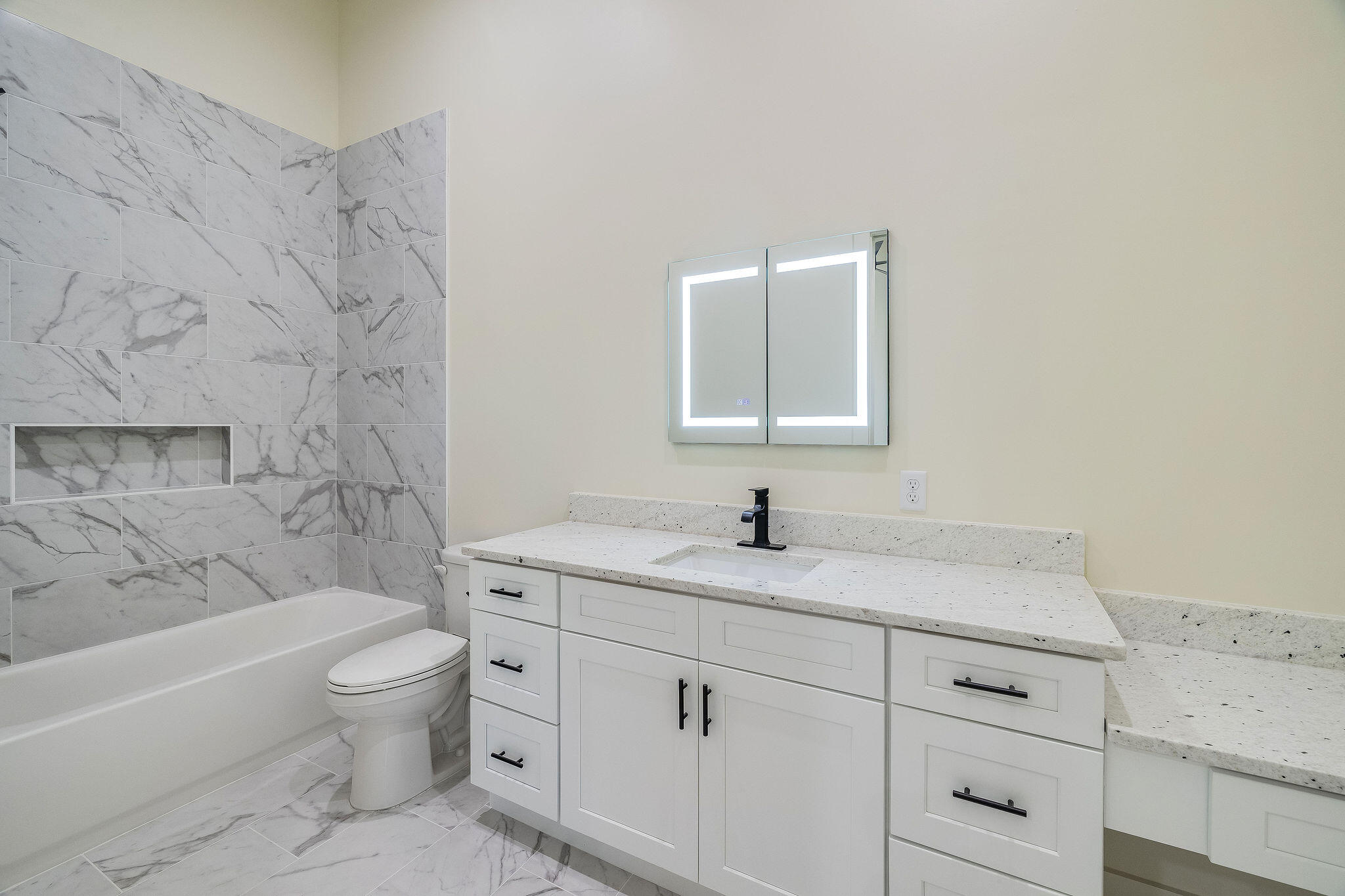 THOMPSON PLANTATION - Residential Lease