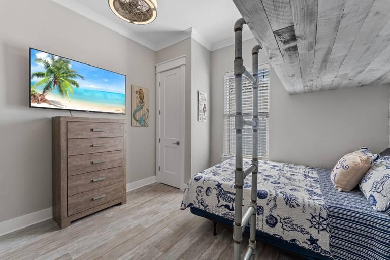 EMERALD WATERS VILLAGE - Residential