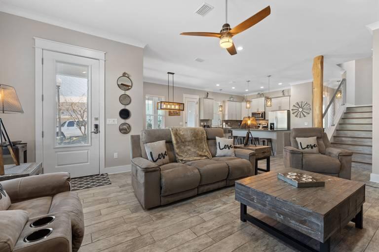 EMERALD WATERS VILLAGE - Residential