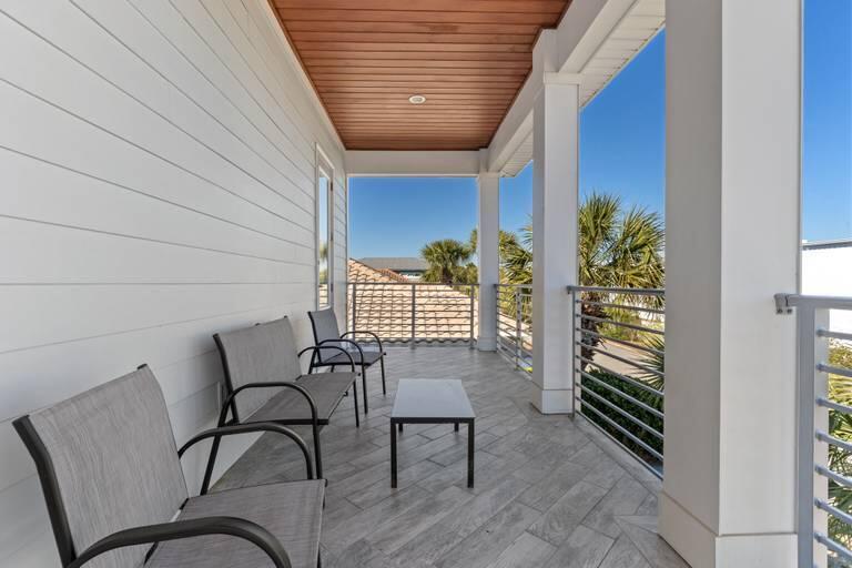EMERALD WATERS VILLAGE - Residential