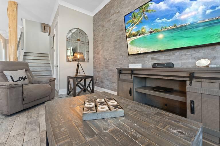 EMERALD WATERS VILLAGE - Residential