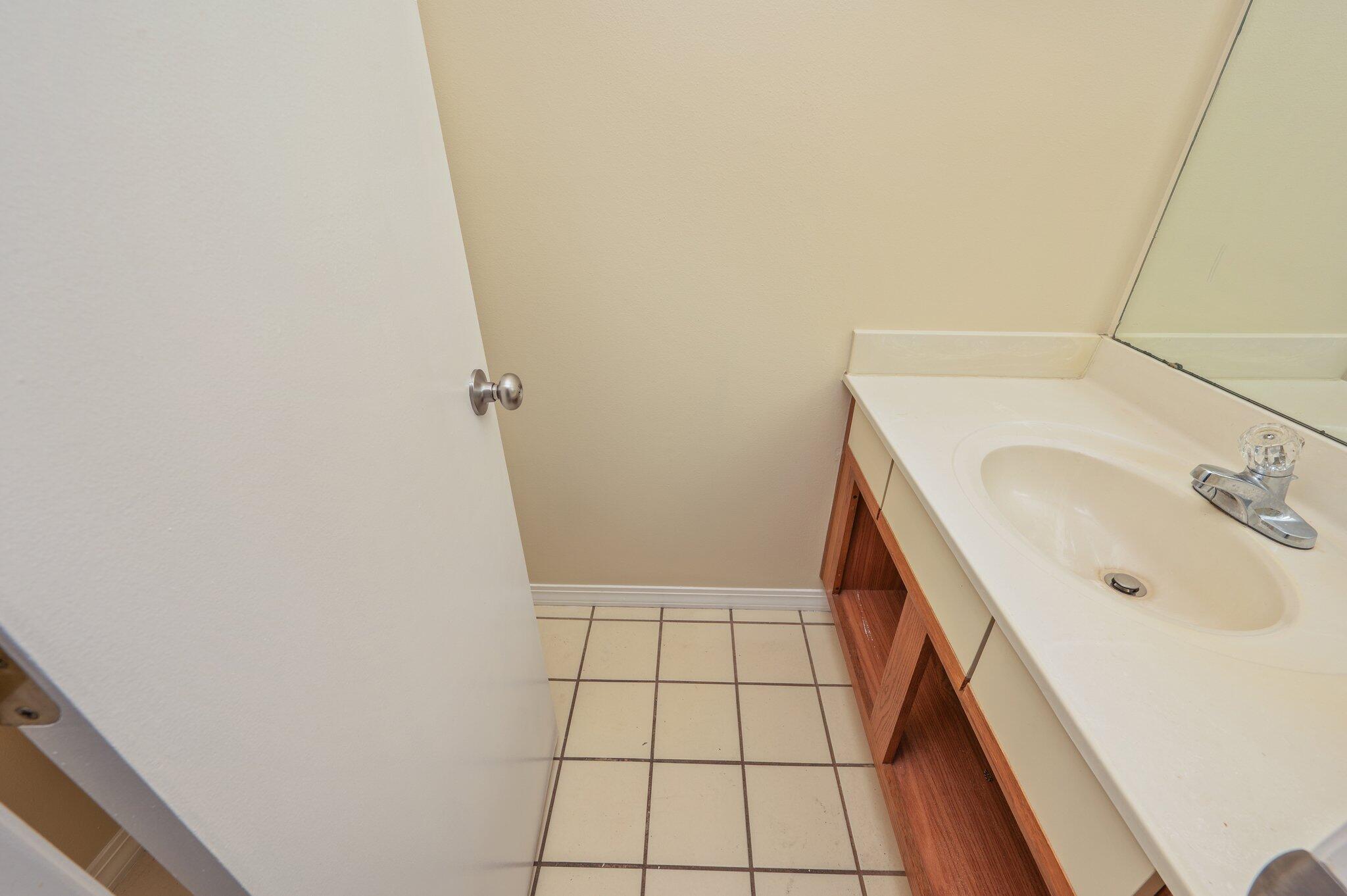 MAGNOLIA BAY CLUB - Residential Lease