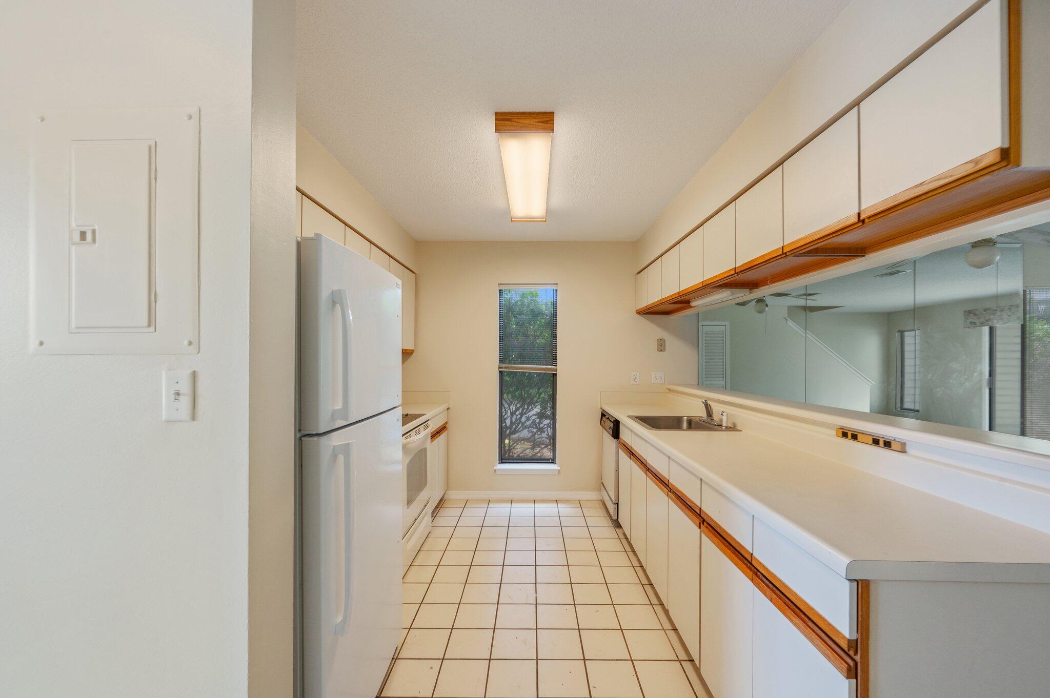 MAGNOLIA BAY CLUB - Residential Lease