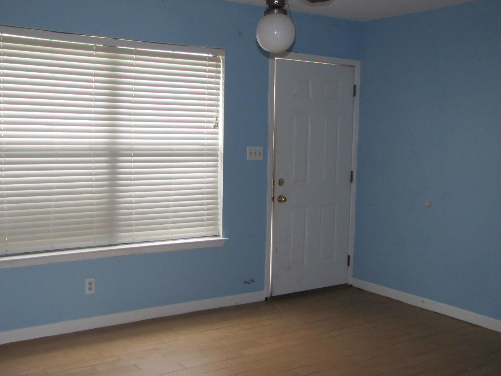 CRESTWOOD MANOR - Residential Lease
