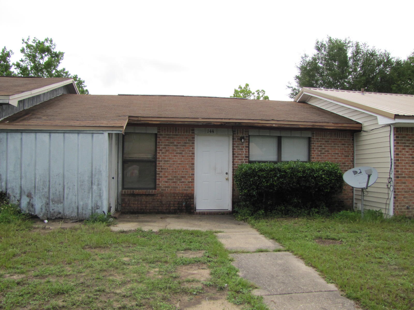 CRESTWOOD MANOR - Residential Lease