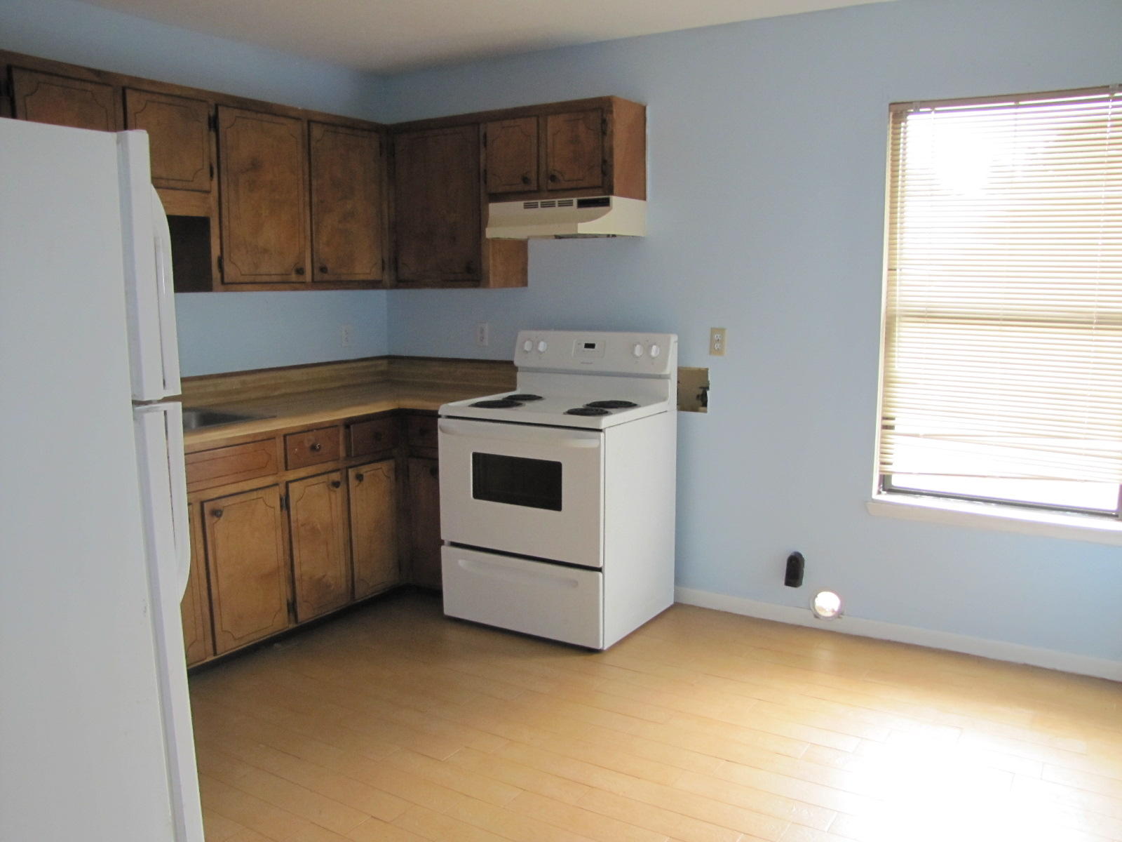 CRESTWOOD MANOR - Residential Lease