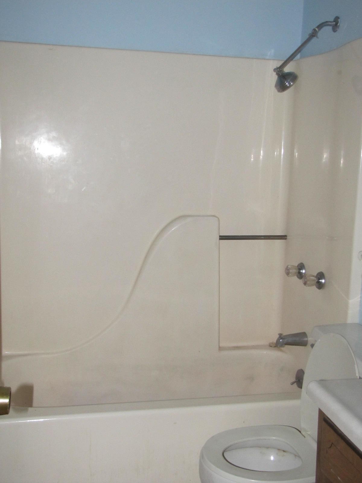 CRESTWOOD MANOR - Residential Lease