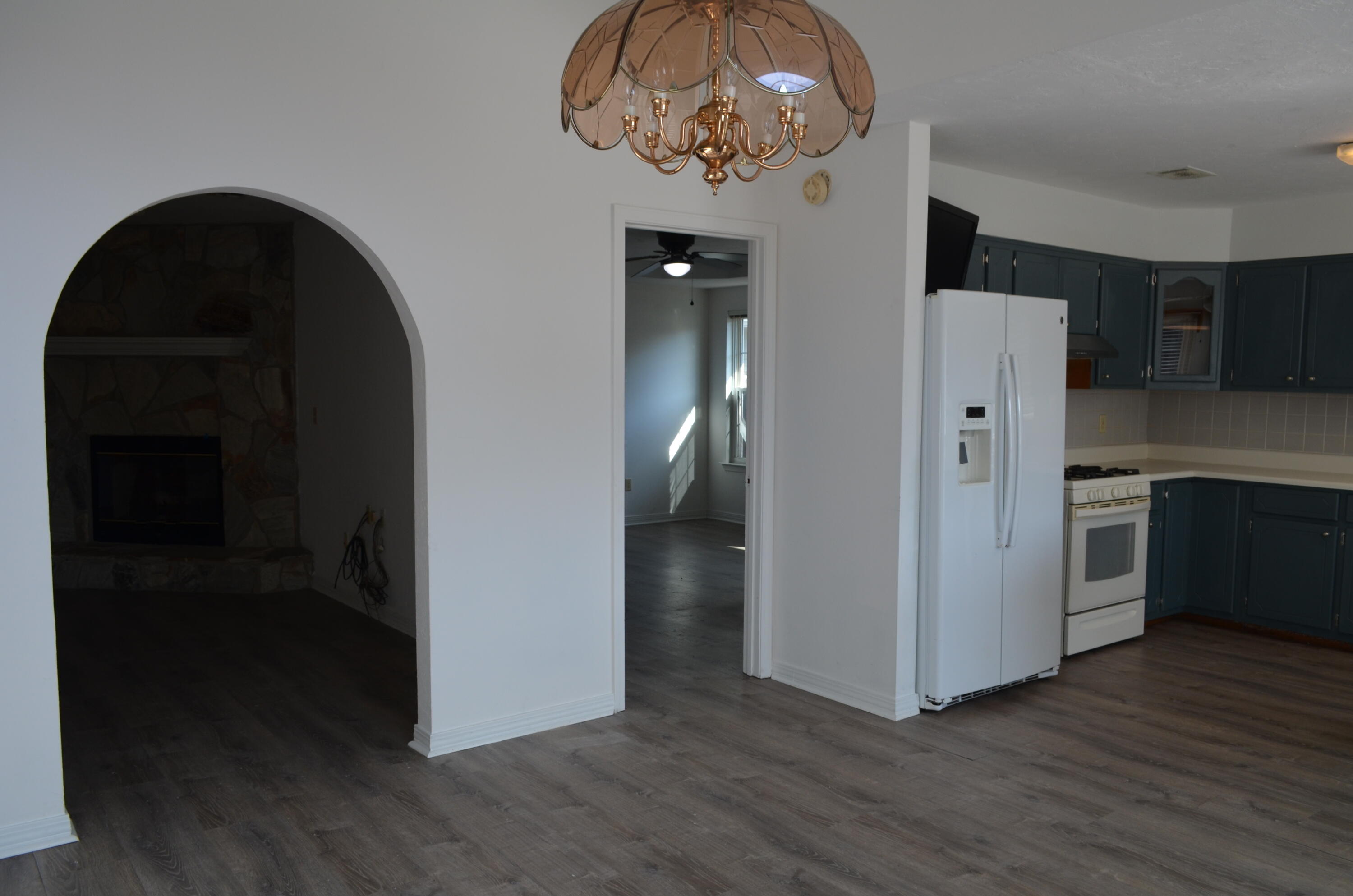 MEADOW WOODS - Residential Lease