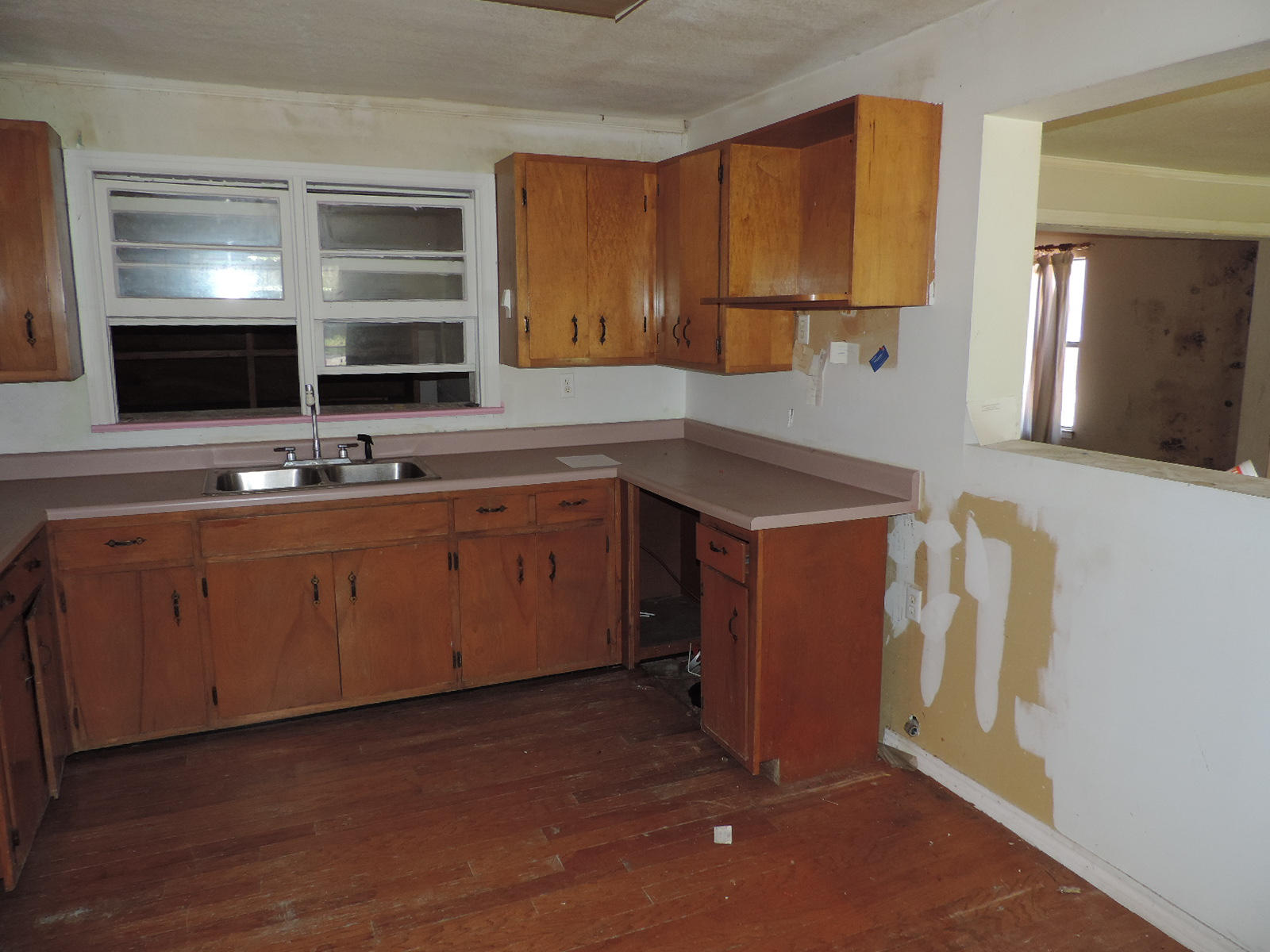 ELLIOTTS POINT - Residential