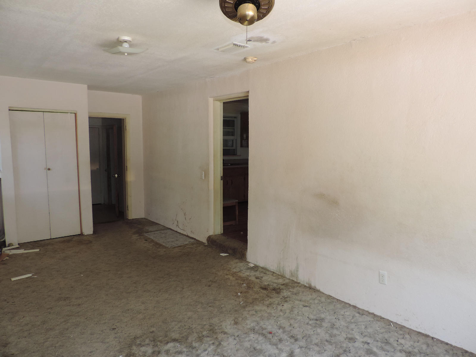 ELLIOTTS POINT - Residential