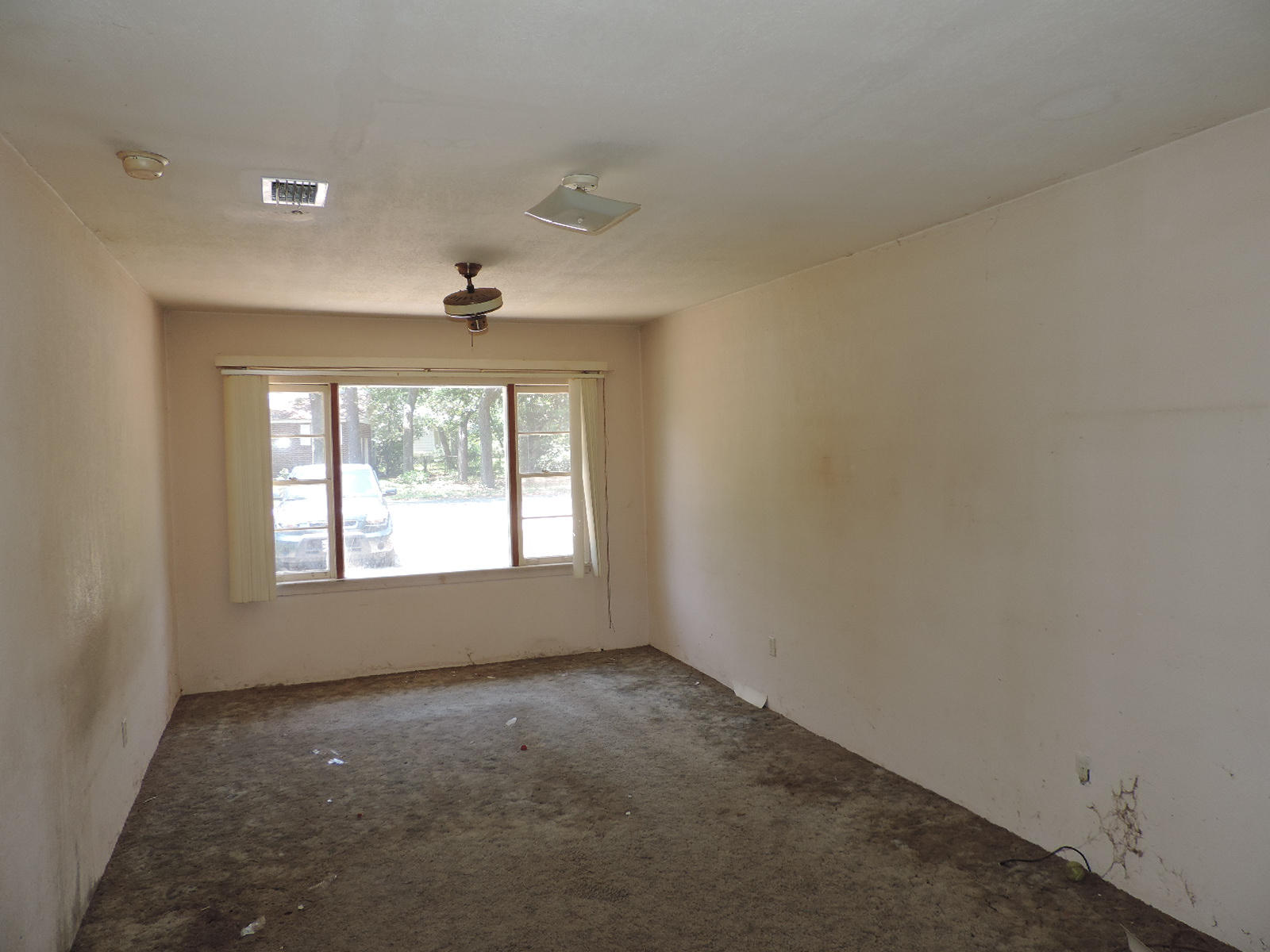 ELLIOTTS POINT - Residential