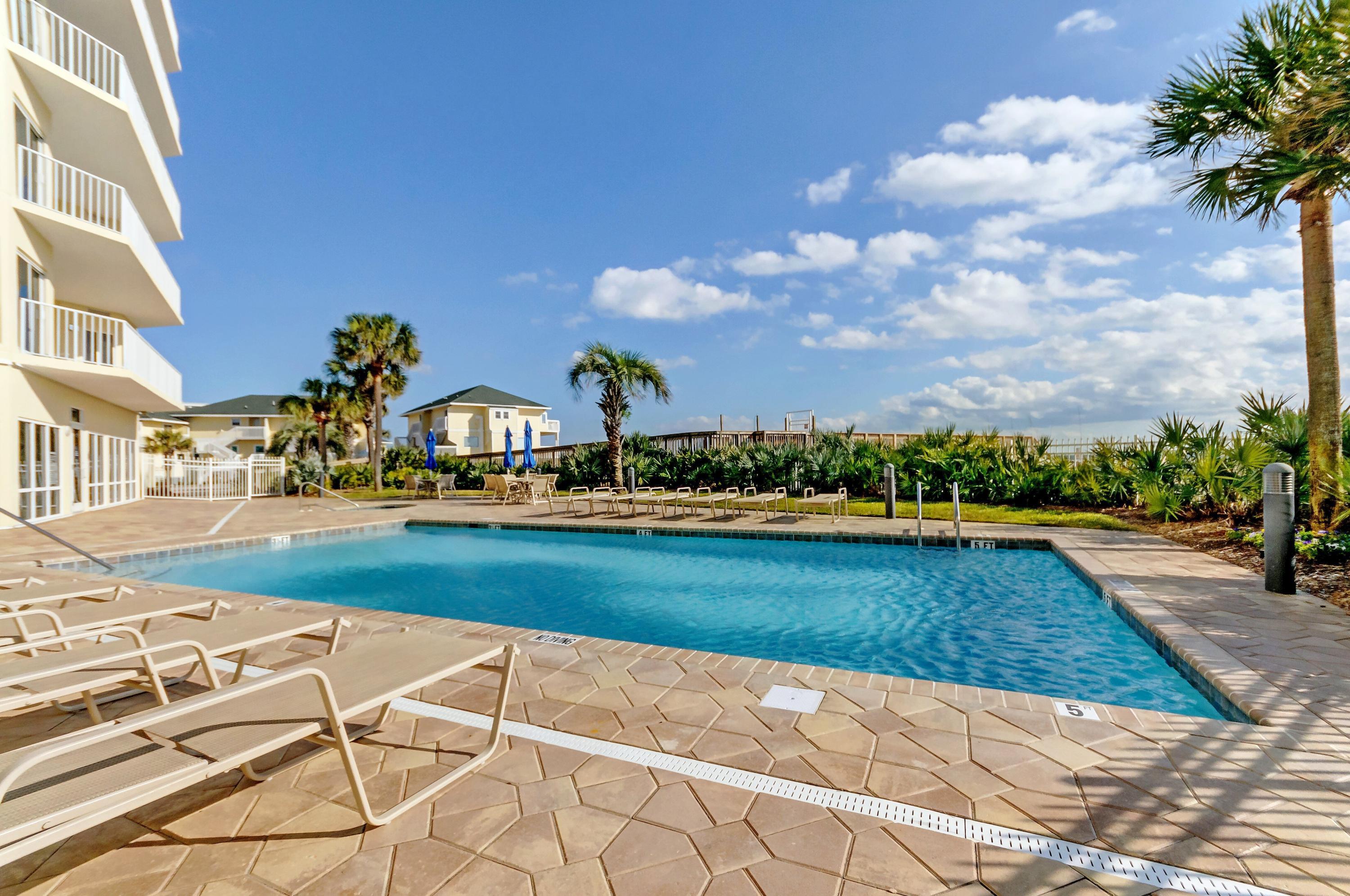 HOLIDAY ISLE TOWERS CONDO - Residential