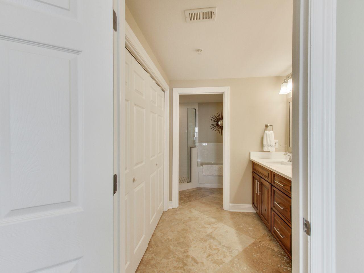 HOLIDAY ISLE TOWERS CONDO - Residential